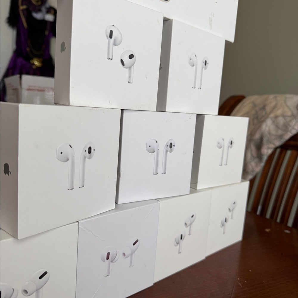 Empty Apple Product Boxes - Picture 4 of 6